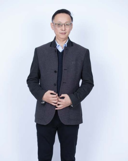 轥